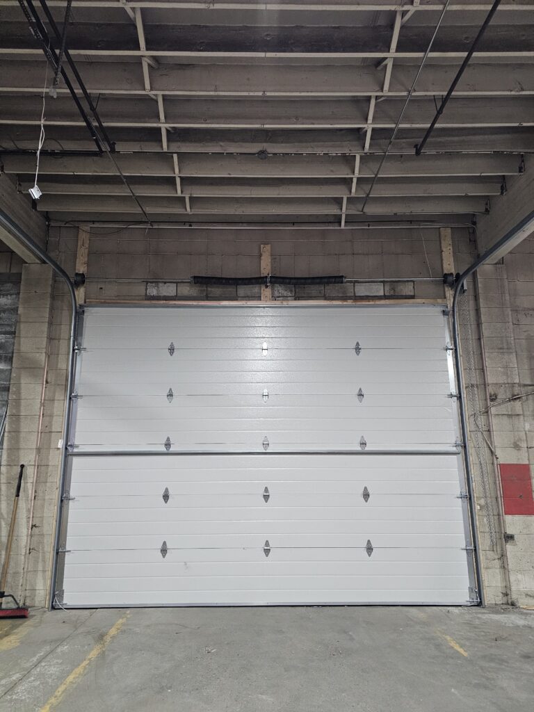 Commercial garage door